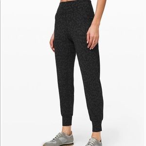 lulu align joggers 28”